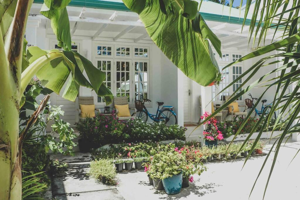 Fiyala Homestay Addu Atol Buitenkant foto