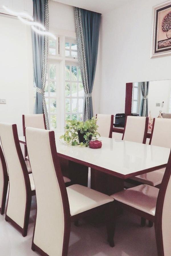 Fiyala Homestay Addu Atol Buitenkant foto