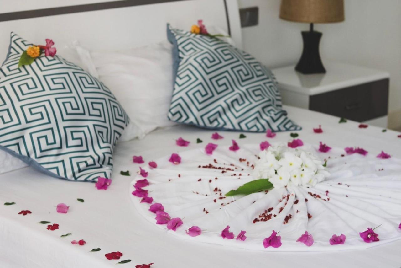 Fiyala Homestay Addu Atol Buitenkant foto