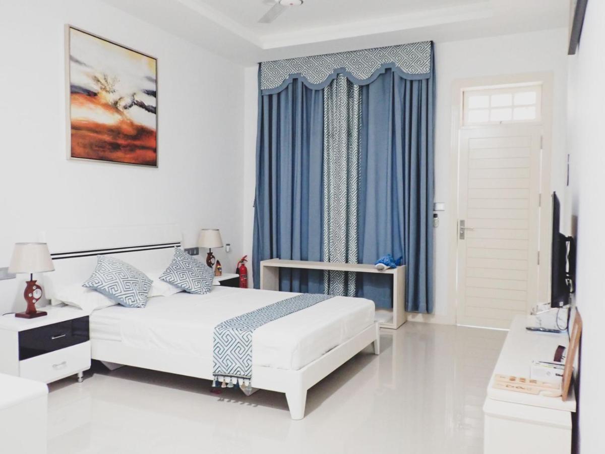 Fiyala Homestay Addu Atol Buitenkant foto