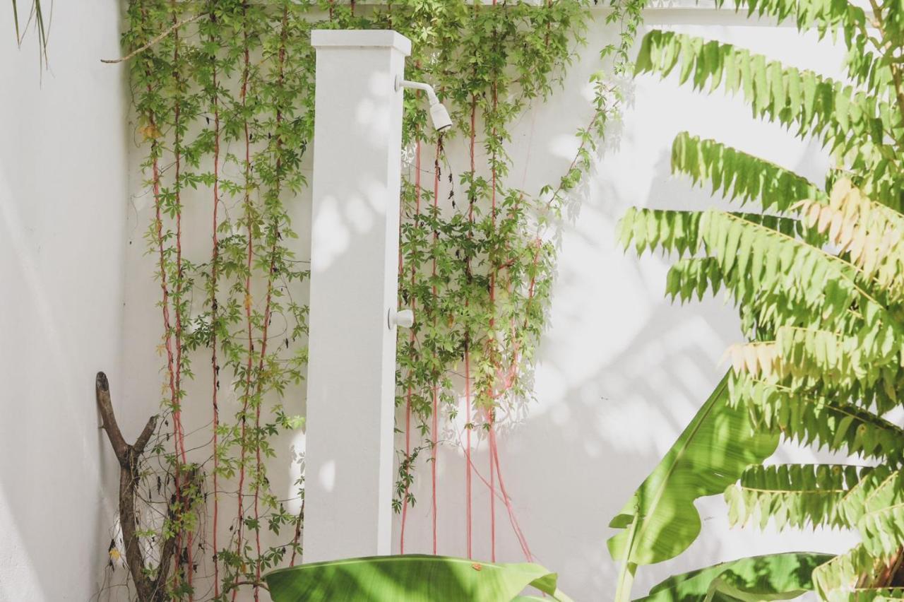 Fiyala Homestay Addu Atol Buitenkant foto