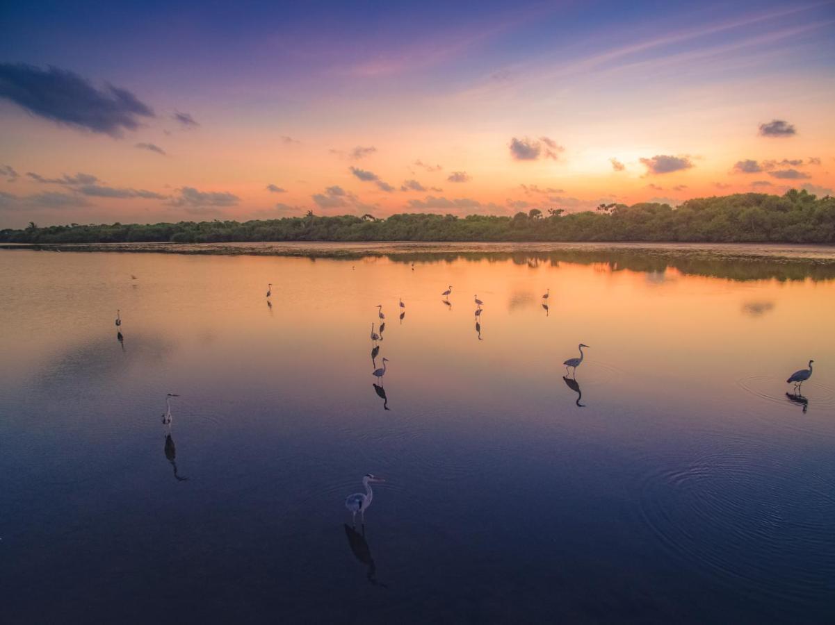 Fiyala Homestay Addu Atol Buitenkant foto